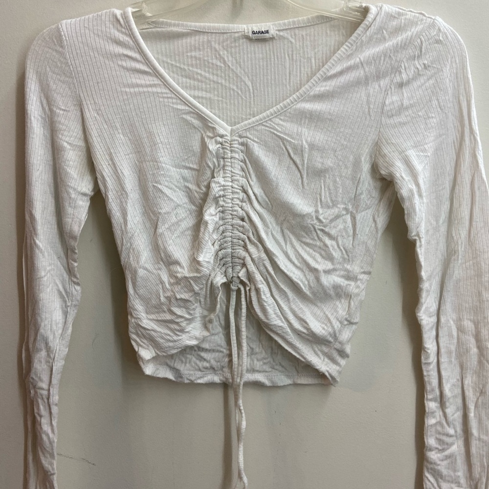 v-neck crop top long sleeve